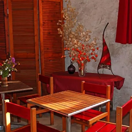De Lascours, D'etape Pleine Nature. Holiday home Ceilhes-et-Rocozels