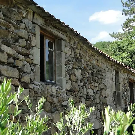 De Lascours, D'etape Pleine Nature. Holiday home *