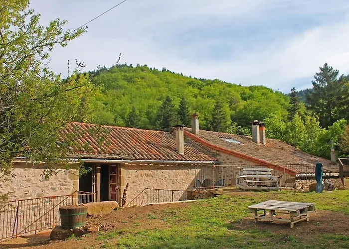 De Lascours, D'etape Pleine Nature. * Ceilhes-et-Rocozels